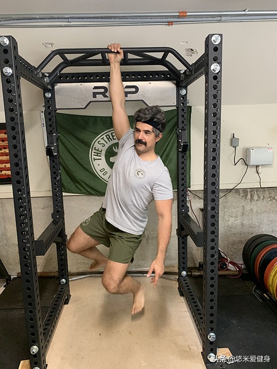 引体向上只有单杠怎么练,引体向上单杠抓不住