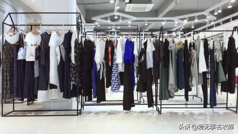 新手开服装店货源怎么找 (开服装店货源要怎么找)