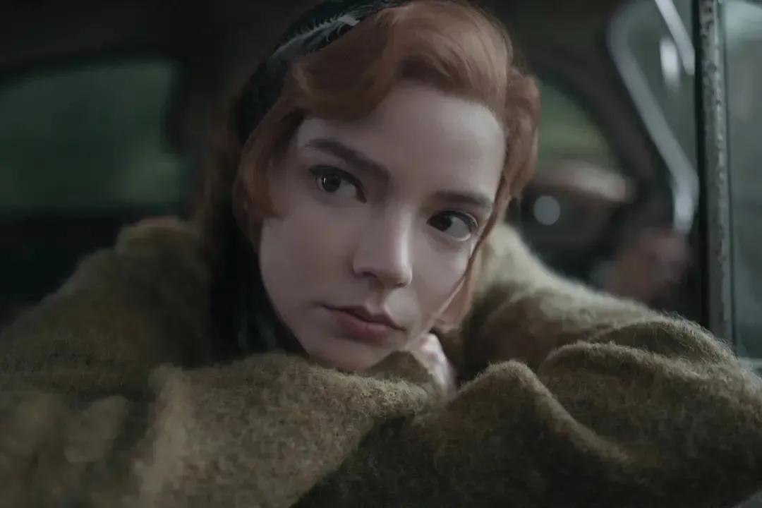 比起《女王的棋局》，女王的衣橱才是经典所在