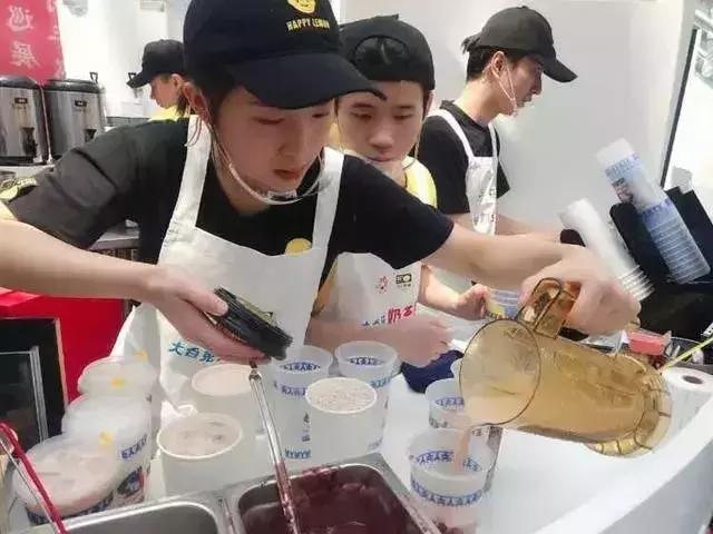 今年比较火热的茶饮有哪些品牌,近5年兴起的茶饮品牌