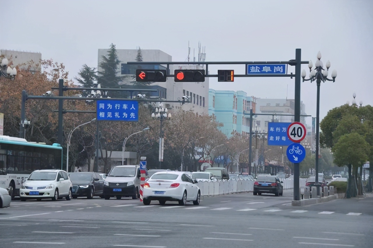 违章扣分达到50分怎么处理，重考驾驶证吗