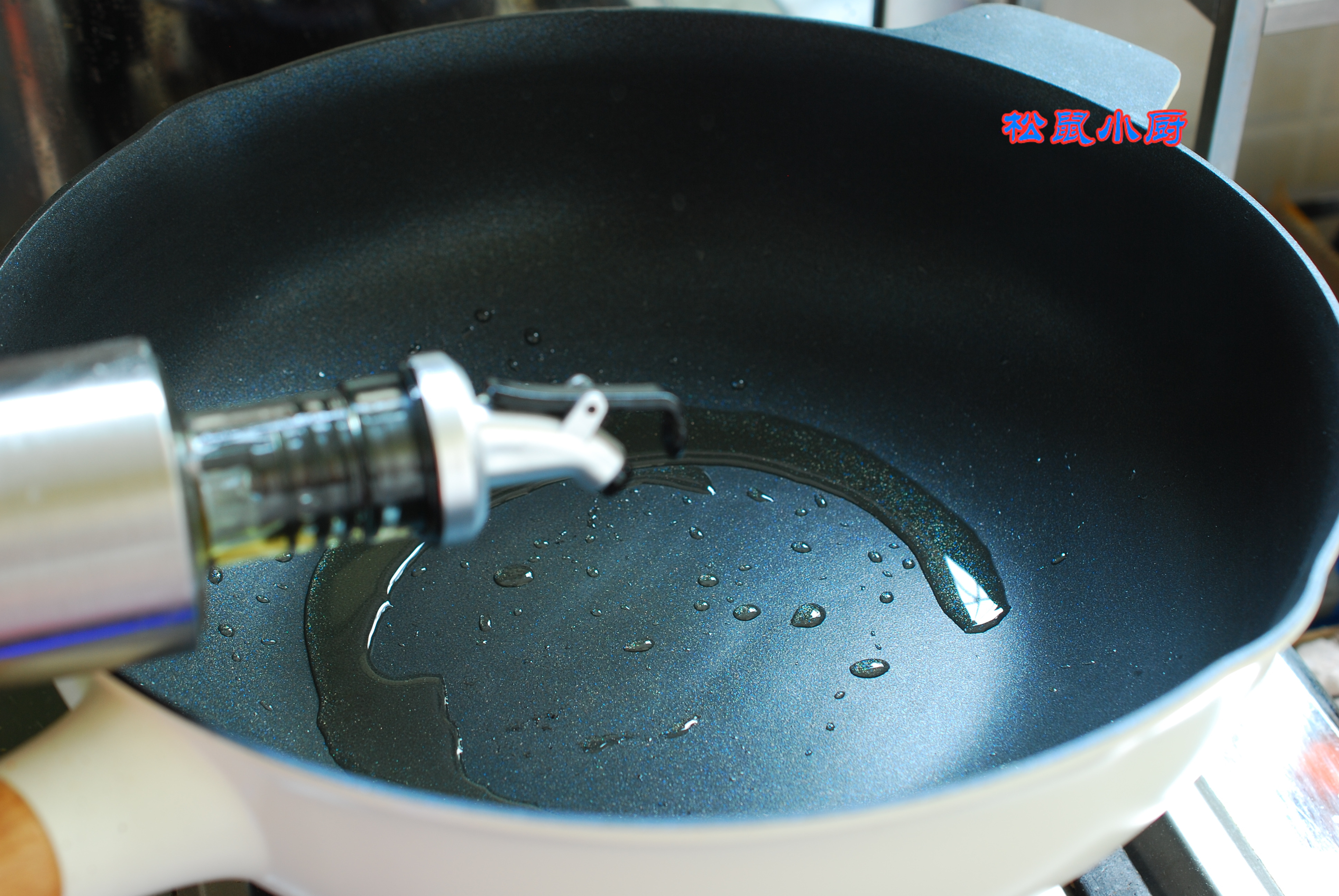 煎鱼家常做法是用面还是淀粉,煎鱼裹生粉的正确方法