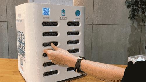 外国小伙发现暴富商机,突然发现上亿的商机