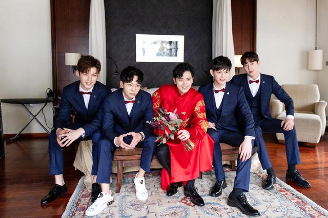 新郎伴郎服怎么搭配,伴郎服怎么穿比较好看