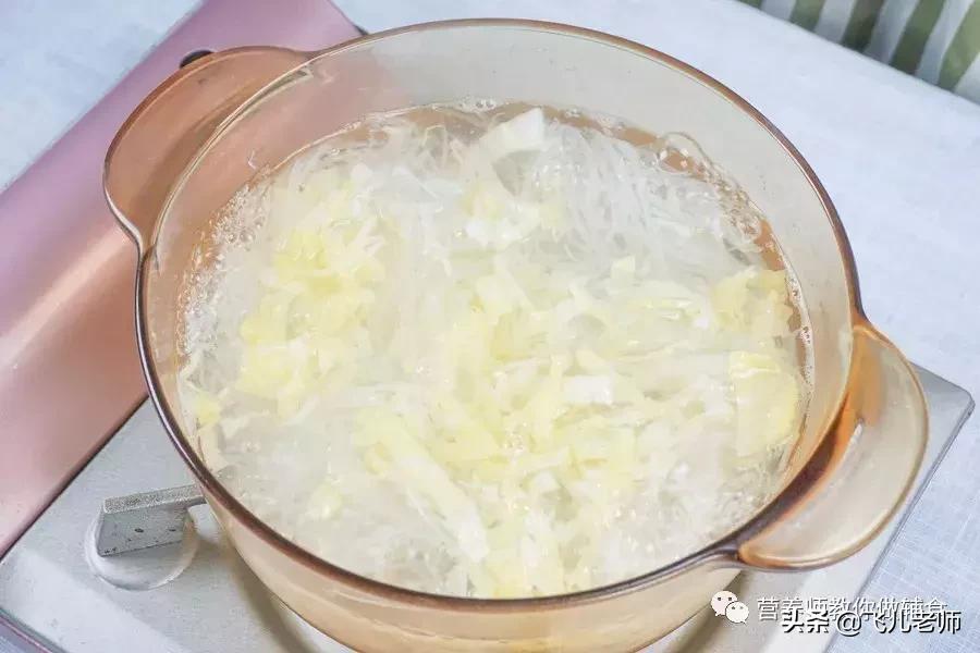 宝宝积食发烧咳嗽吃什么药效果好,宝宝积食咳嗽发烧推拿手法