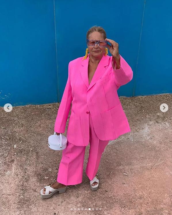 因为太穷，”乡下小伙”做的衣服口袋都没有，一言不合就关店种地