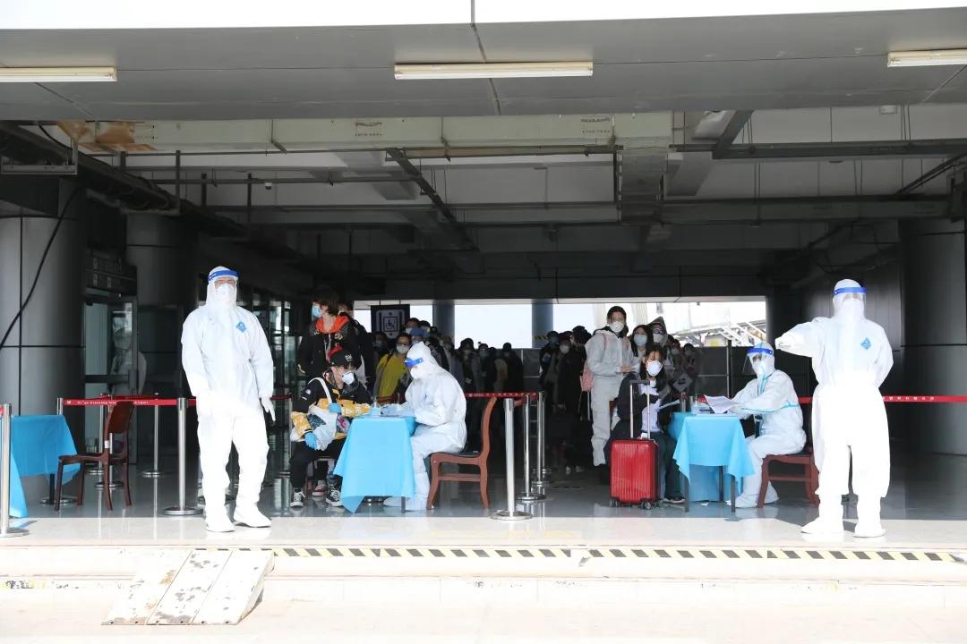 现场直击！阿布扎比—北京EY888航班入境西安后……