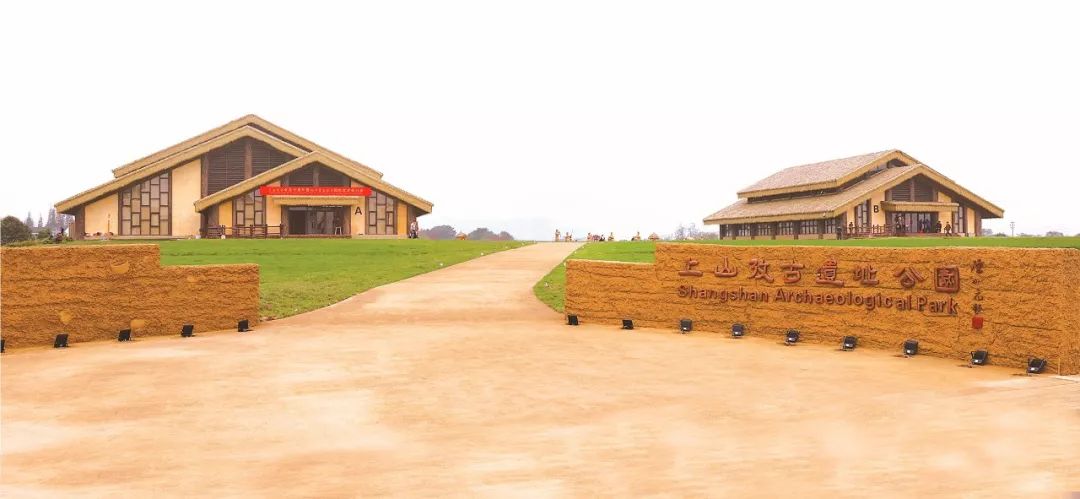 吐鲁番的葡萄熟了的景色,吐鲁番的葡萄熟了美丽的风景