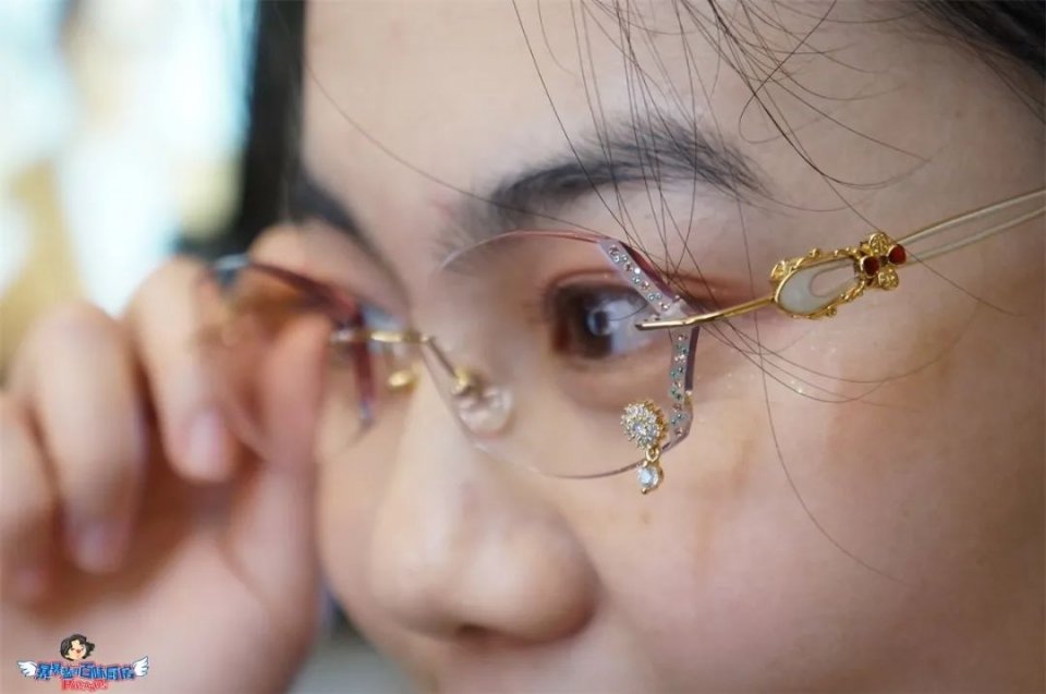 同样是眼镜工作室，凭什么这家值得朋友圈3000好友同时推荐？