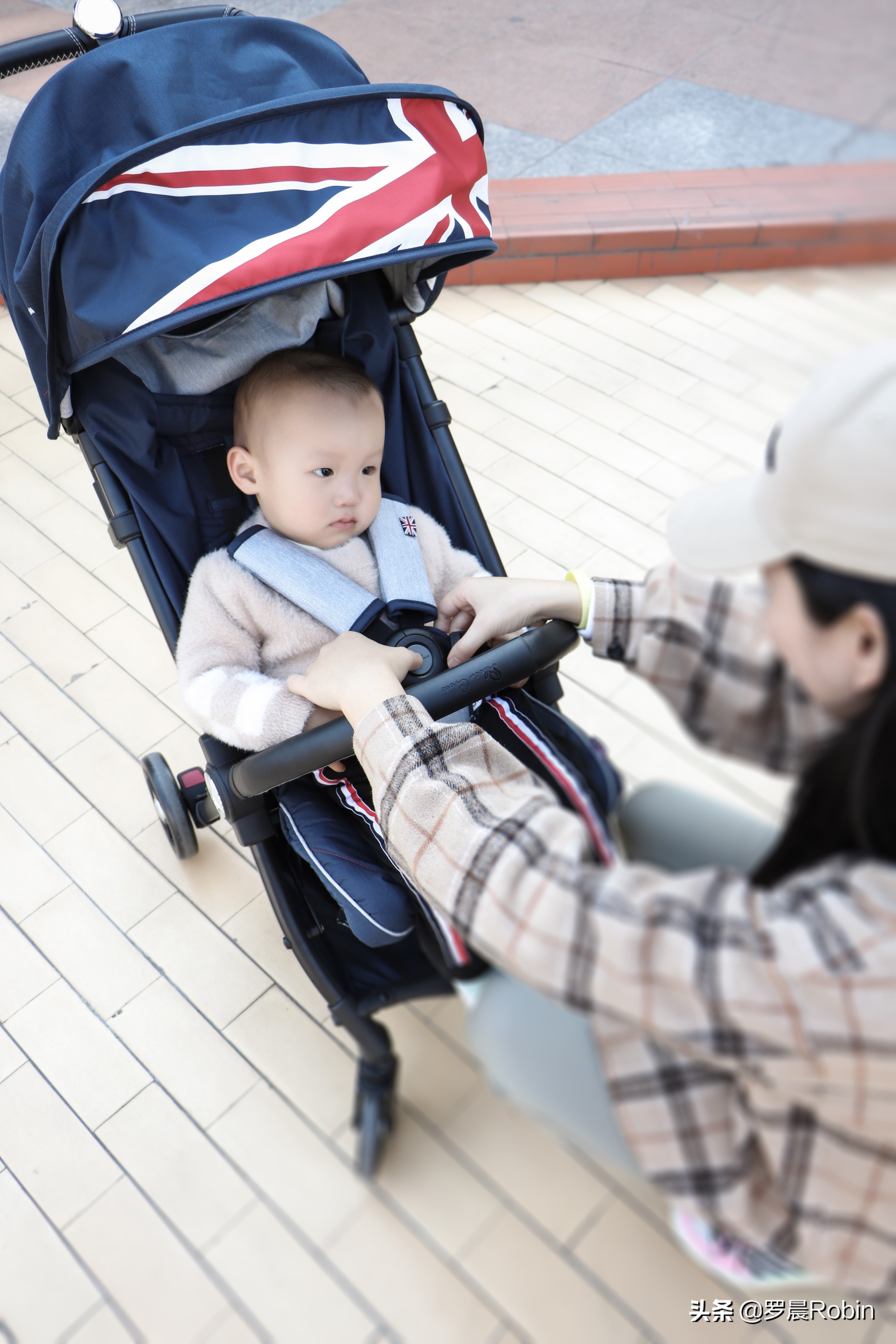 为宝宝挑选一款最合适的婴儿车,哪款轻便婴儿车比较好用