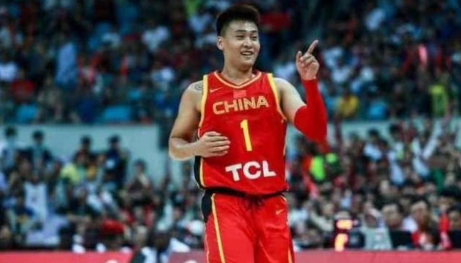 男篮再出一名全能战士！能力不输郭艾伦，李楠多1个制胜*器武**