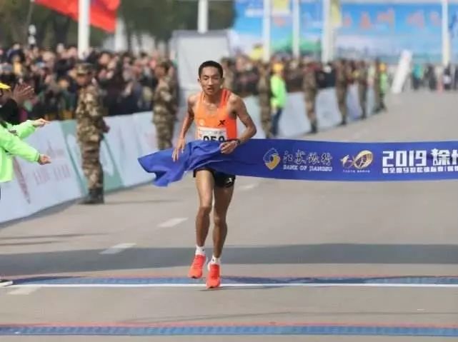 中国全马破220运动员有多高,中国全马排名前十名