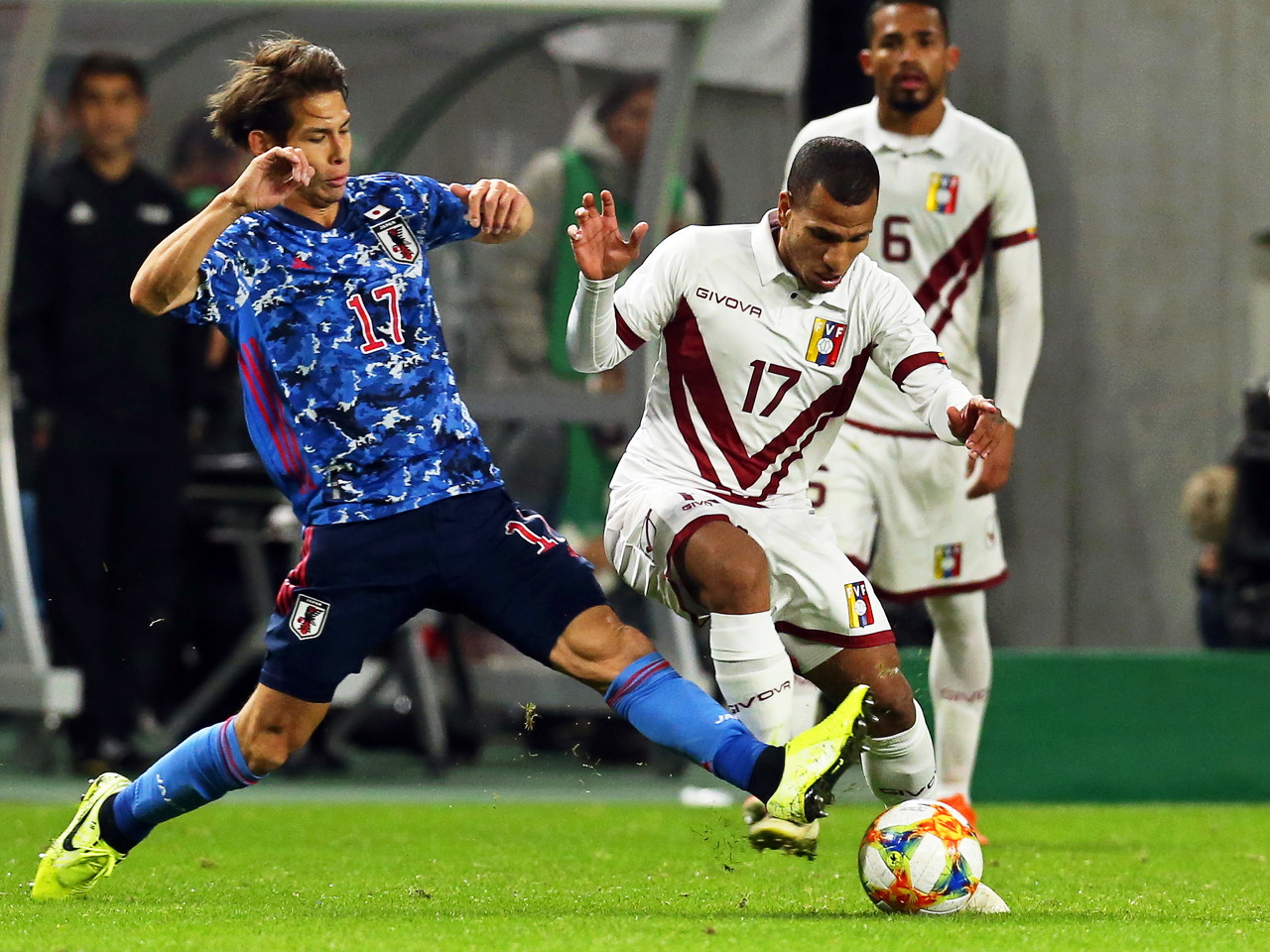 东亚杯韩国和日本队阵容对比,日韩东亚杯分析