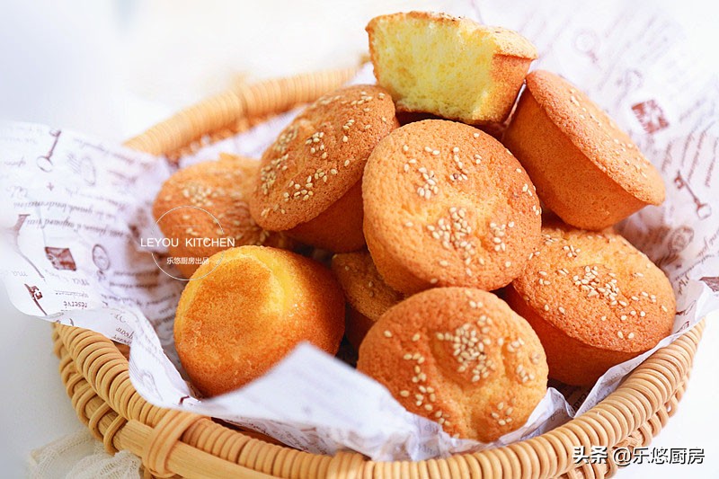 鸡蛋面粉花生油蛋糕,纯花生油鸡蛋白糖老式蛋糕做法