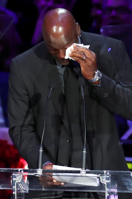 湖人悼念科比最后一场,直击湖人悼念科比