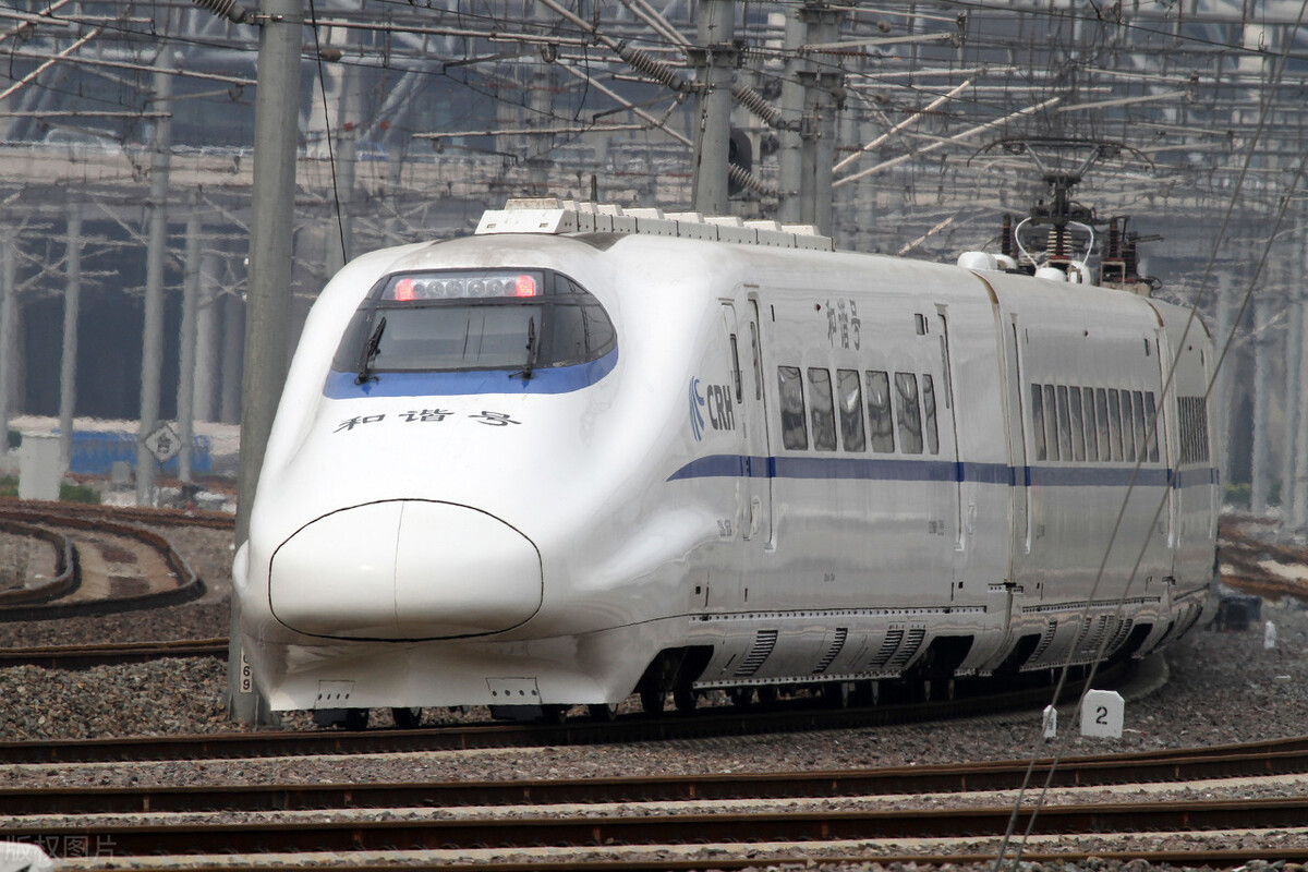 中国高铁技术引进始末,中国研发4000公里的高速列车