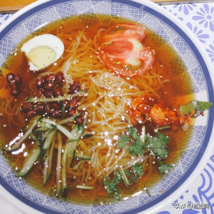 在东北吃饭是一种什么体验,跟东北人吃饭是什么体验