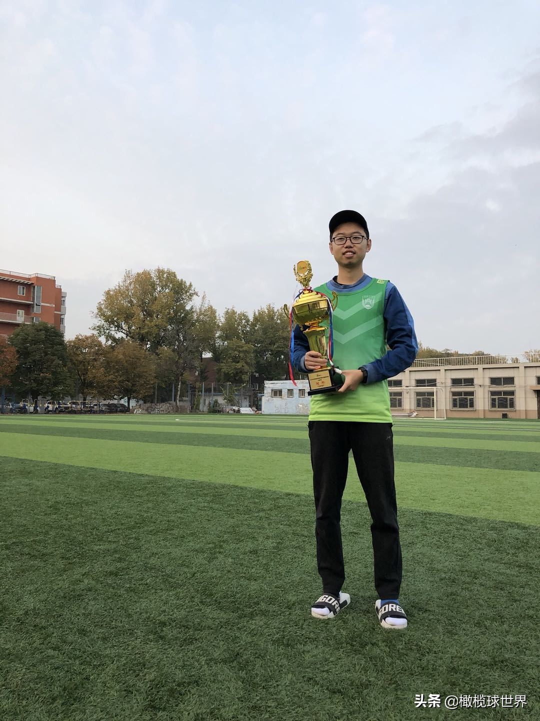 英式橄榄球怎么传转球,英式橄榄球7人制传球教学