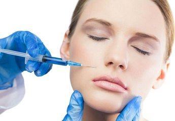 法令纹很显老怎么改善法令纹,这3种方法解决法令纹效果很惊艳