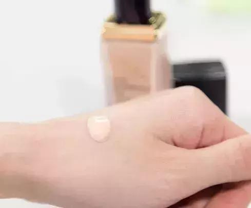 十大公认好用的粉底液排名滋润型,适合秋冬各种皮肤的粉底液