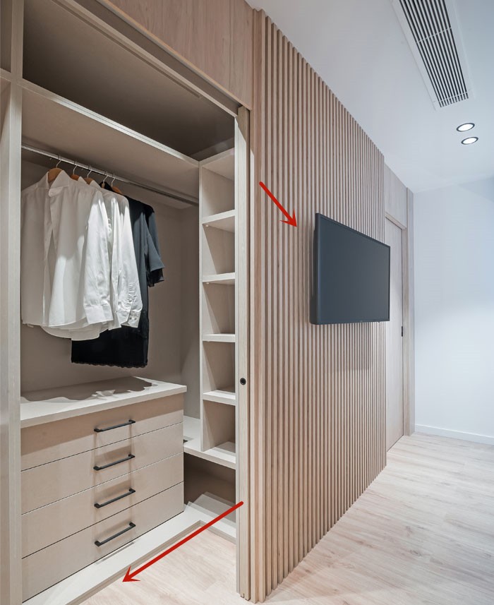 全屋衣柜上做电视支架,房间衣柜装电视