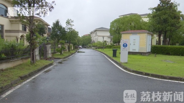 一百多万房子被弄成垃圾场,200多万装修房子惹争议