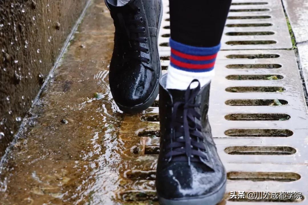 穿上这双鞋也许能走上人生巅峰,穿上这双鞋也许就能走上人生巅峰