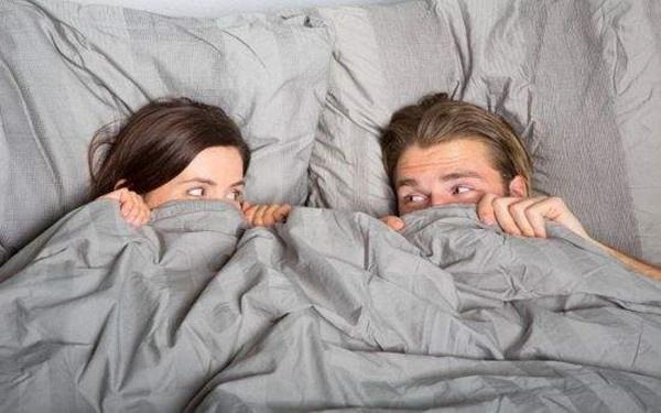 刚生完孩子不久老公就强行同房?不要命了!这样的老公值得托付吗