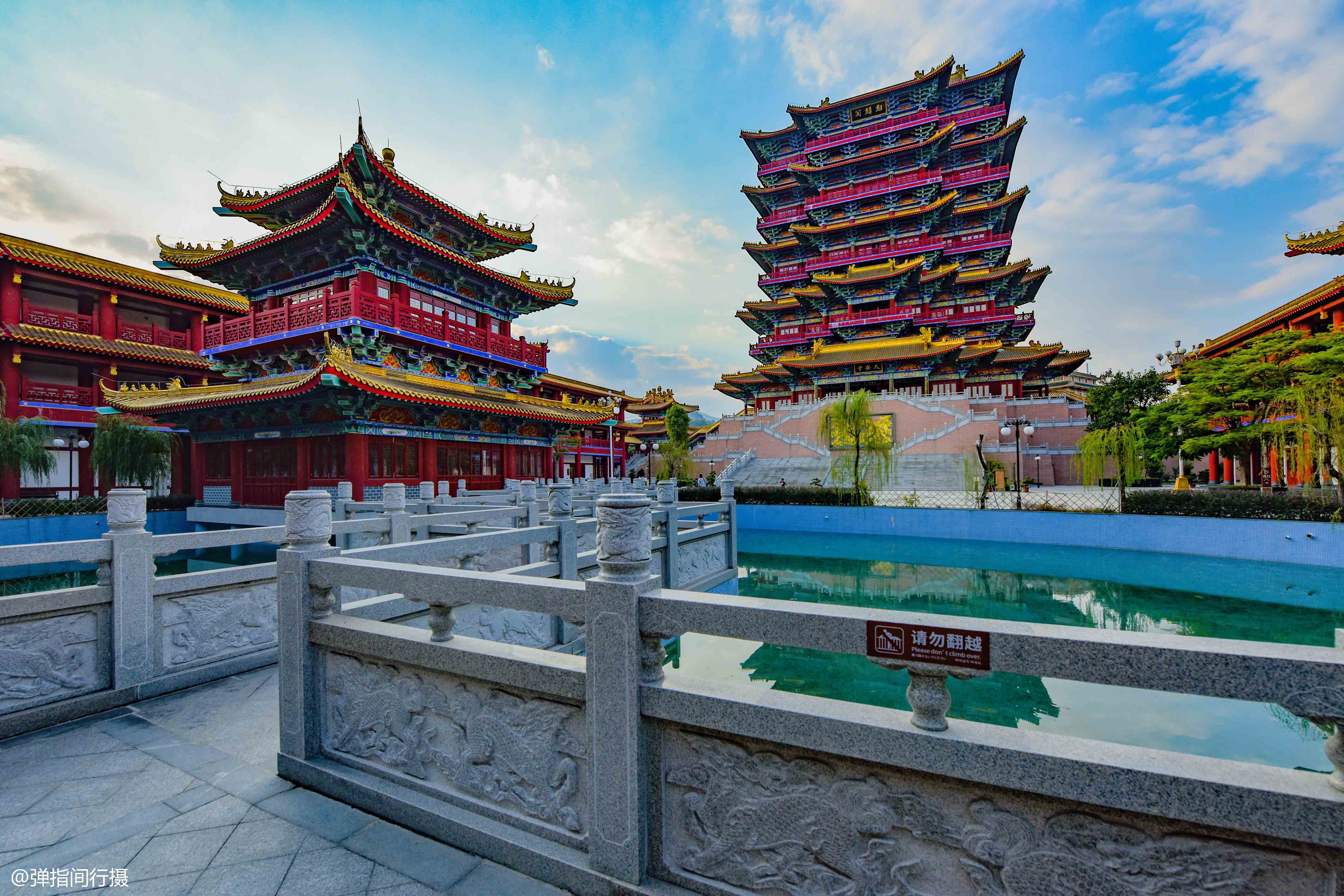 潮州版“黄鹤楼”，由中药世家斥巨资兴建，纪念一位妇幼科女医师