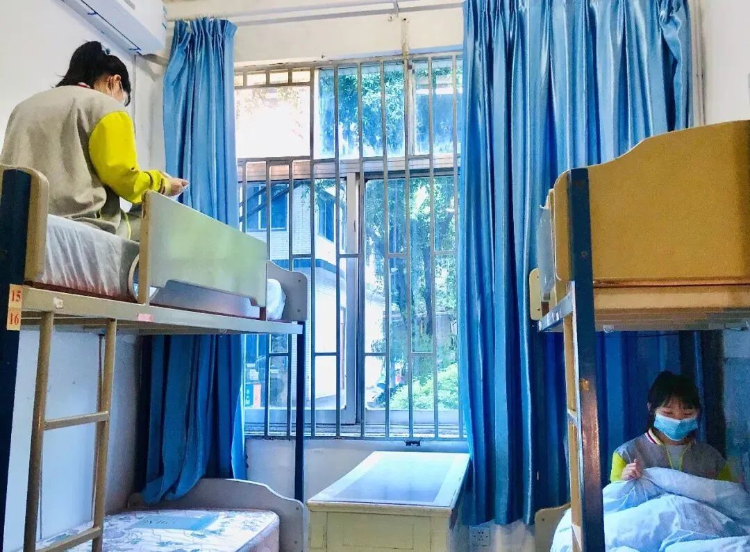 重庆环境最好的学校,重庆哪所学校宿舍和伙食最好