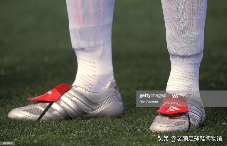 贝克汉姆巴黎最后一战球鞋,贝克汉姆穿的什么足球鞋