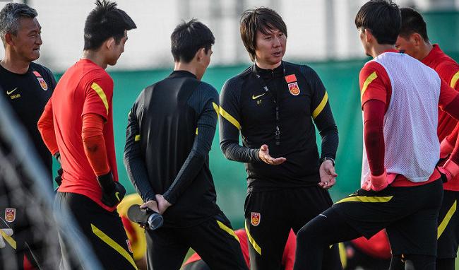 陈戌源上海探班国足国青,国足前领队出任U19国青领队战中乙