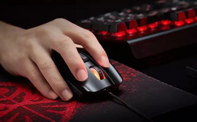 触发决胜局，高灵敏游戏鼠标增加命中率