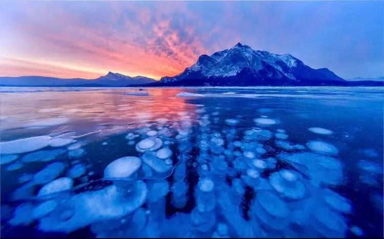 漠河湖被冻成冰的瞬间,漠河冰雾形成