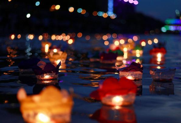 走啊走啊，上街看鬼去