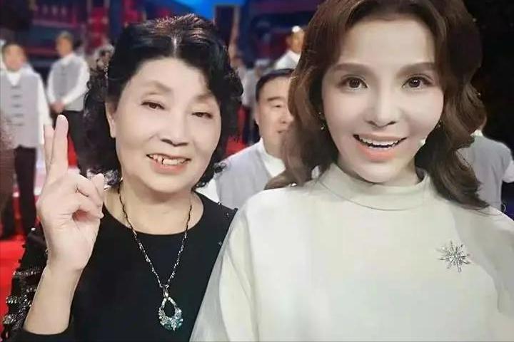 杭州67岁普通老太太，穿短裙，学吉他，玩摇滚：老了我也要怒放