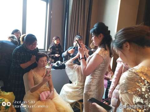 山东东营：数百美女云集酒店华丽登场气势逼人