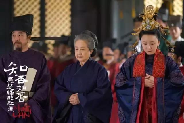 知否里面的墨兰应该如何逆风翻盘,明兰拿泥巴扔墨兰被二叔看见