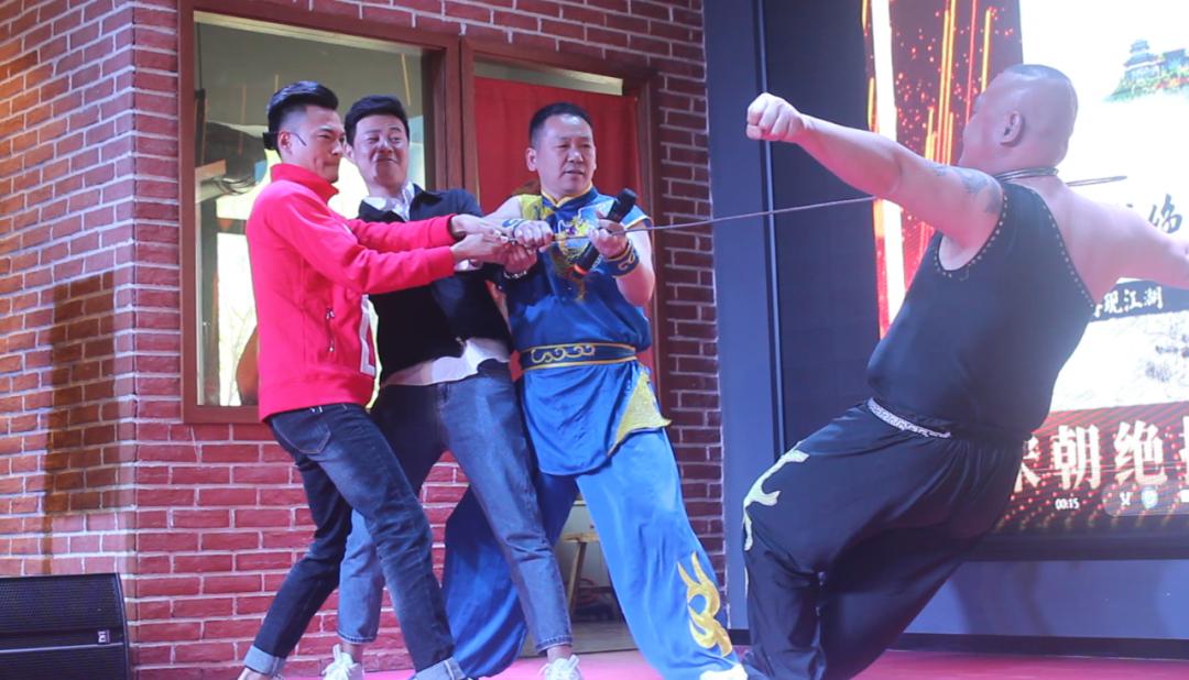 最美人间四月天拂堤杨柳醉,最美人间四月天春风又绿江南岸