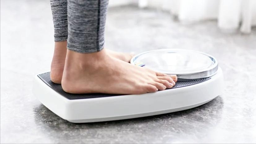 睡一觉怎么能瘦十斤,睡一觉瘦2斤怎么回事