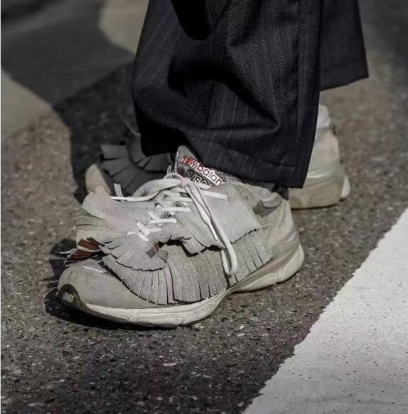 有许多配件的球鞋,如何让你的球鞋看起来更高级