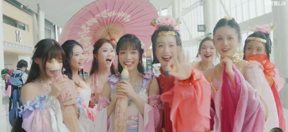 当天刀手游遇上剑三！秀秀和香香吃瓜，双五毒的样子不就是我吗？