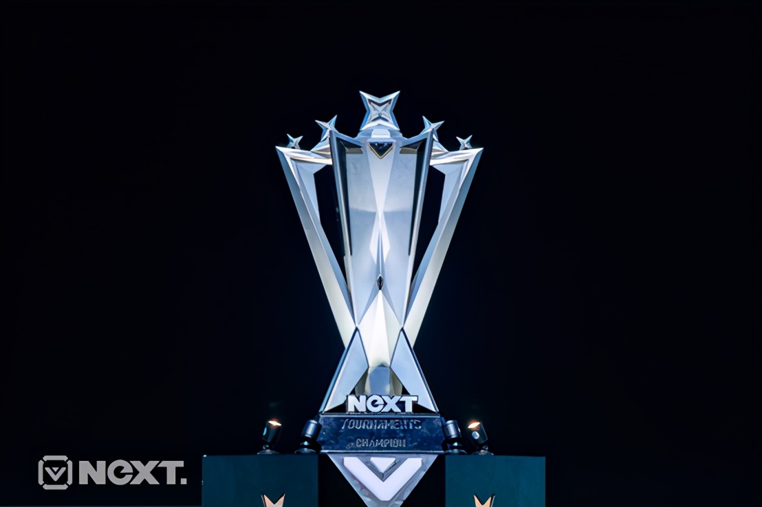 绿茵飞扬，足球少年「羊驼TAO」登顶《实况足球》绿茵争霸赛