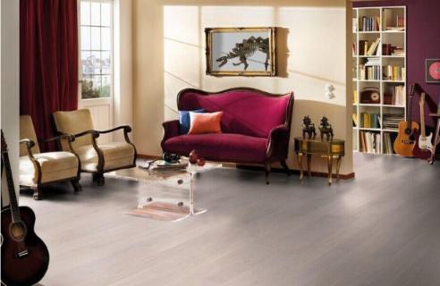 家里地板颜色太难看了？30老师傅教你4种方法，省钱还变好看