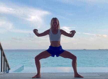 人老腿先衰锻炼方法,经络瑜伽每天必练10个动作中老年