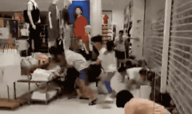 优衣库疯抢t恤,优衣库疯狂抢购