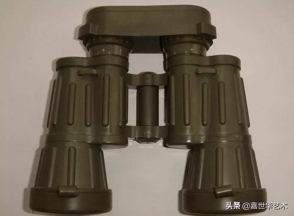 施华洛世奇是属于什么饰品,施华洛世奇是水晶还是莫桑钻