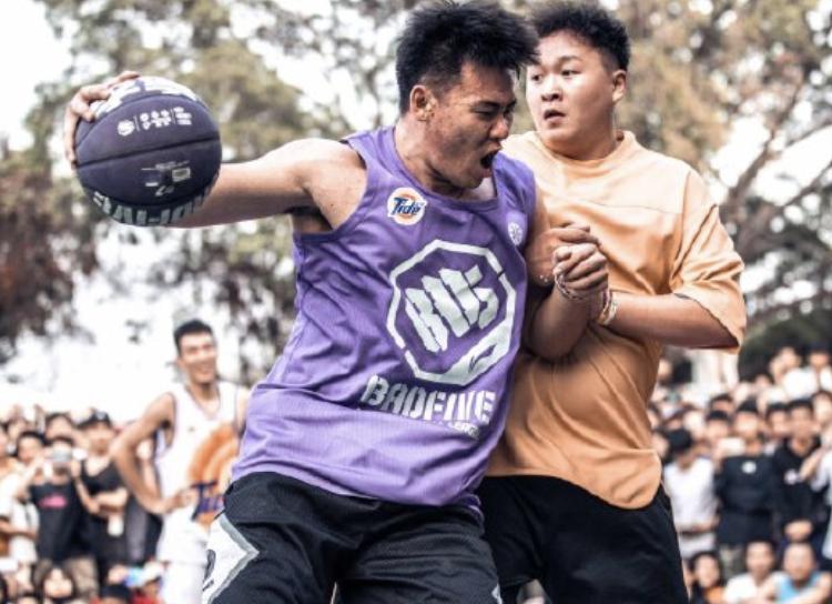 中美街球对比视频,中美街球对比