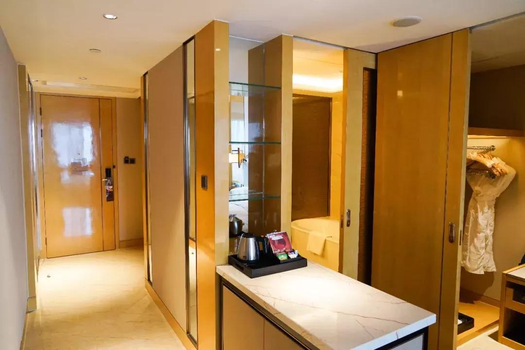 武汉世茂希尔顿酒店价格,思远说出的话