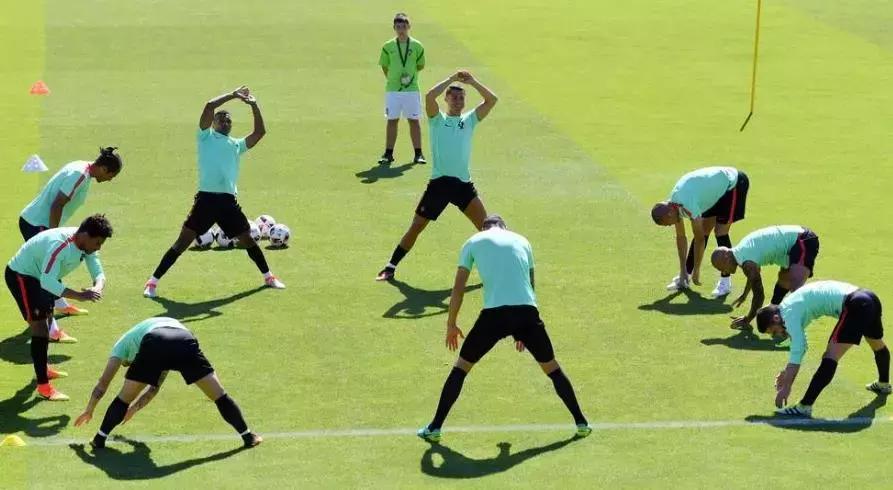 足球最重要的是技术还是意识,足球脚下技术训练